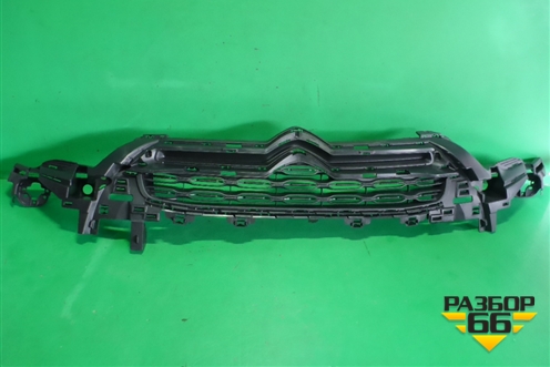 Решетка радиатора (новая) (DS4с2011г) для Citroen DS4 с 2011г (ДС 4) (DS4С2011Г)