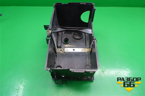 Ящик под аккумулятор (30667941) для Volvo S40 с 2004-2012г (C40)