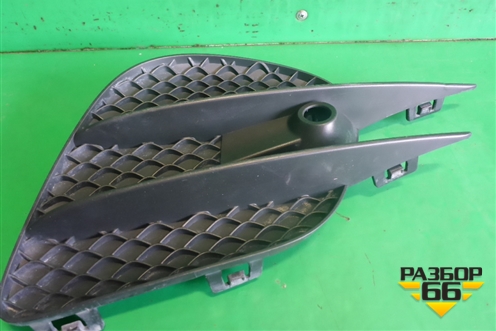 Решетка в передний бампер правая (под парктроник) (A2538853600) для Mercedes Benz GLC-Klass C253 COUPE с 2016г (ГЛЦ)