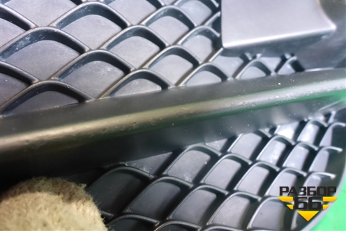 Решетка в передний бампер правая (под парктроник) (A2538853600) для Mercedes Benz GLC-Klass C253 COUPE с 2016г (ГЛЦ)