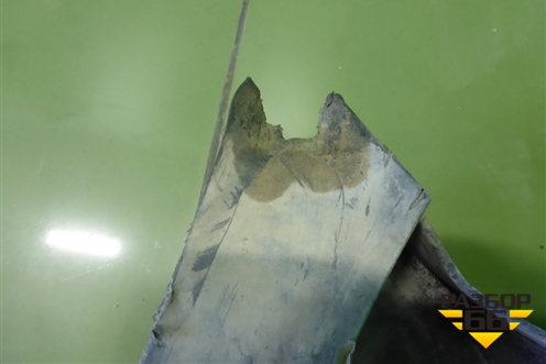 Пыльник переднего бампера центральный (30744925) для Volvo S40 с 2004-2012г (C40)