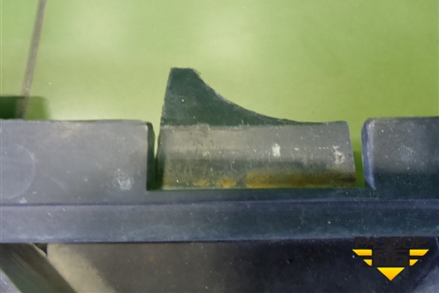 Пыльник переднего бампера центральный (30744925) для Volvo S40 с 2004-2012г (C40)