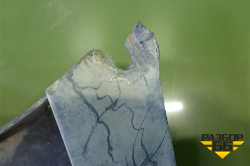 Пыльник переднего бампера центральный (30744925) для Volvo S40 с 2004-2012г (C40)