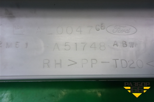 Обшивка стойки задняя верхняя правая (над дверью) для Ford Focus 1 с 1998-2004г (Фокус)