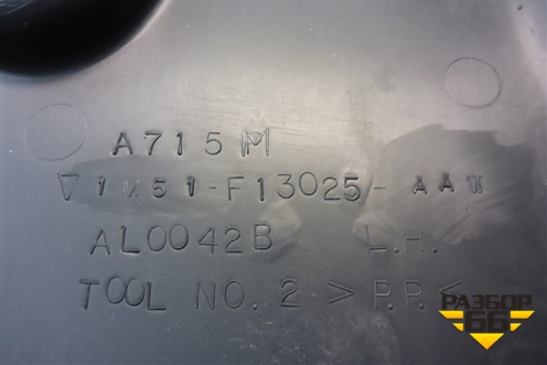 Обшивка багажника на заднюю панель (левая седан) для Ford Focus 1 с 1998-2004г (Фокус)