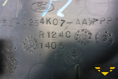 Накладка двери задней левой (уголок) (1M51A254K07) для Ford Focus 1 с 1998-2004г (Фокус)