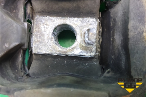 Опора КПП левая (АКПП 2.0л) (3S417M121AA) для Ford Focus 1 с 1998-2004г (Фокус)