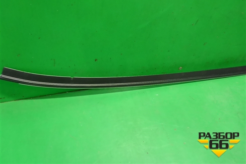 Молдинг лобового стекла нижний (новый) (5615333010) для Toyota Camry V70 с 2017г (Камри)