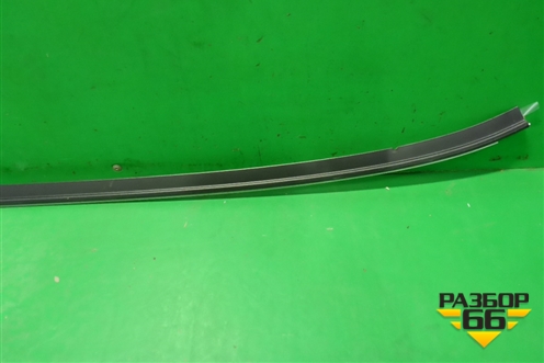 Молдинг лобового стекла нижний (новый) (5615333010) для Toyota Camry V70 с 2017г (Камри)