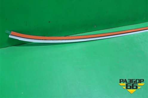 Молдинг лобового стекла нижний (новый) (5615333010) для Toyota Camry V70 с 2017г (Камри)