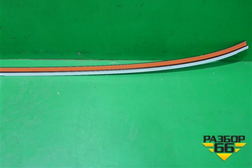 Молдинг лобового стекла нижний (новый) (5615333010) для Toyota Camry V70 с 2017г (Камри)