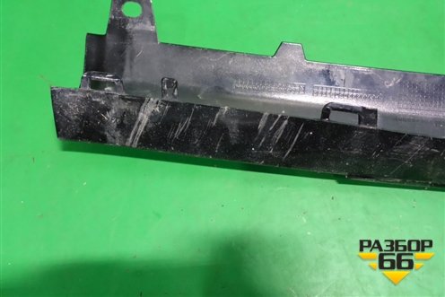 Накладка переднего бампера центральная (крашеная) (A2058851574) для Mercedes Benz C-Klass W205 с 2014г (Ц)