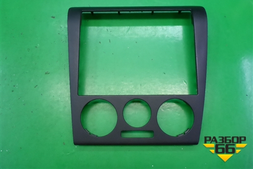 Рамка магнитолы (1U1863399) для Skoda Octavia (А4) с 1997-2011г (Октавия)