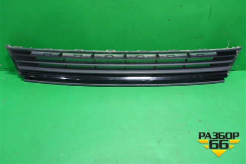 Решетка в передний бампер центральная (после 2015г) (6RU853677C) для Volkswagen Polo (седан) с 2010г (Поло)