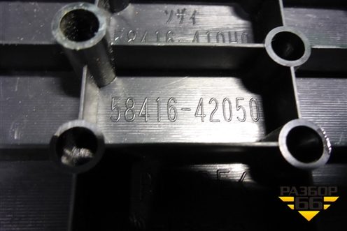 Накладка внутренняя (на обшивку багажника правая) (5841642050) для Toyota Rav-4 с 2012-2019г (Рав 4)