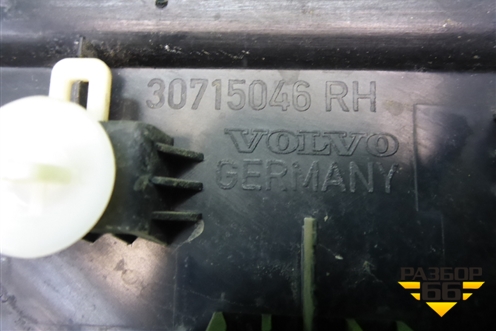 Накладка двери задней правой (уголок) (30715046) для Volvo S40 с 2004-2012г (C40)