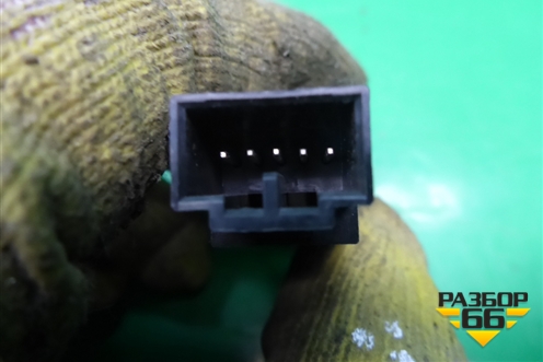 Кнопка аварийной сигнализации (8651399) для Volvo S40 с 2004-2012г (C40)