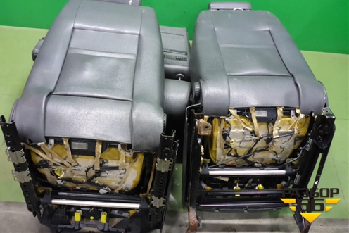Сиденья комплект (с AIR BAG подогрев) для Volkswagen Touareg c 2002-2010г (Туарег)