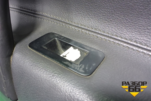 Обшивка двери задней правой под электрику (7L6867212) для Volkswagen Touareg c 2002-2010г (Туарег)