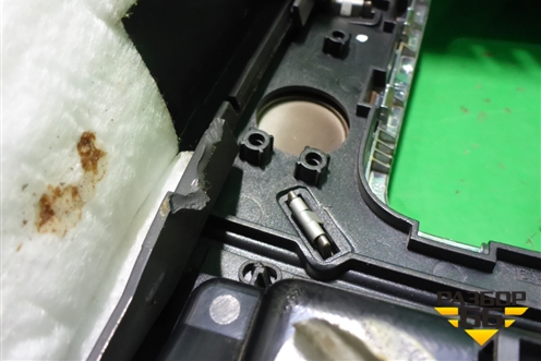 Подлокотник (7L6863243K) для Volkswagen Touareg c 2002-2010г (Туарег)