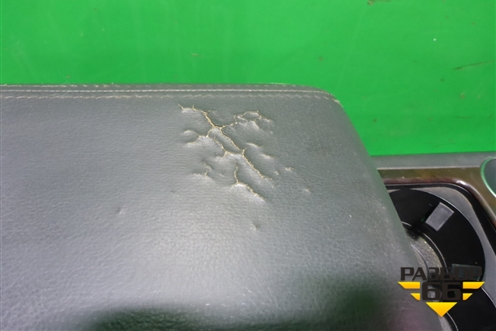 Подлокотник (7L6863243K) для Volkswagen Touareg c 2002-2010г (Туарег)