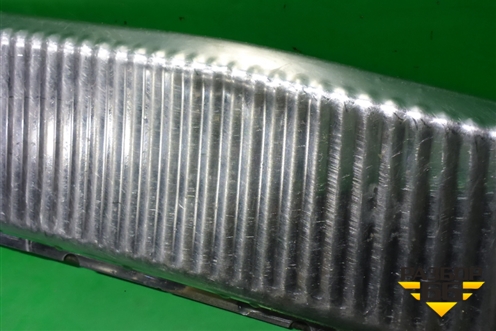 Обшивка багажника на заднюю панель (7L6863459) для Volkswagen Touareg c 2002-2010г (Туарег)