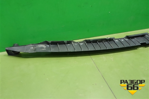 Кронштейн заднего бампера центральный (7L6807863) для Volkswagen Touareg c 2002-2010г (Туарег)