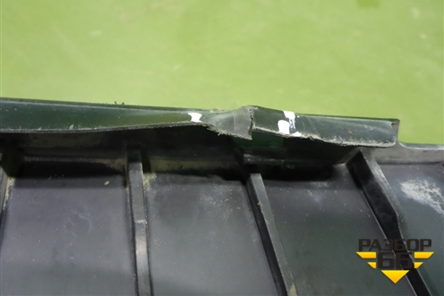 Кронштейн заднего бампера центральный (7L6807863) для Volkswagen Touareg c 2002-2010г (Туарег)