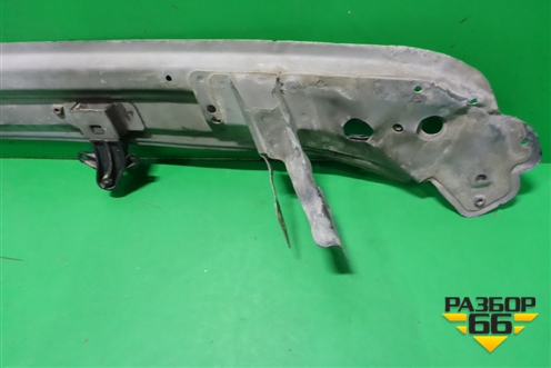 Кронштейн переднего крыла правый (7L6805176D) для Volkswagen Touareg c 2002-2010г (Туарег)