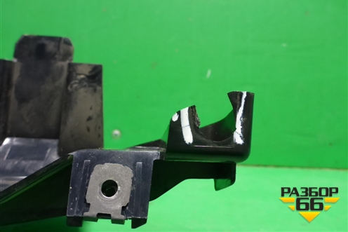 Кронштейн (щитка приборов) (7L6858435) для Volkswagen Touareg c 2002-2010г (Туарег)