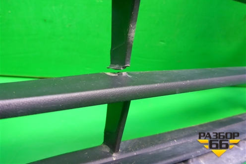 Решетка в передний бампер правая (после 2015г) (5311260210) для Toyota Land Cruiser (200) с 2008г (Ленд Крузер)