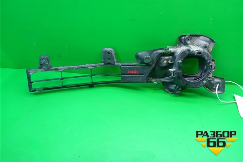 Решетка в передний бампер правая (после 2015г) (5311260210) для Toyota Land Cruiser (200) с 2008г (Ленд Крузер)