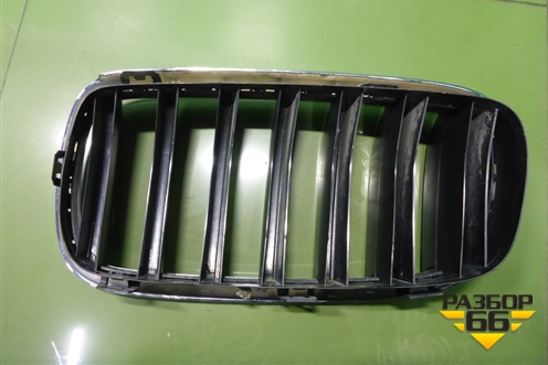 Решетка радиатора правая (7316076) для BMW X5 F15 с 2013г (Х5 Ф15)