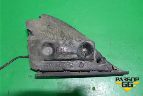 Накладка двери передней левой уголок (7L6837993) для Volkswagen Touareg c 2002-2010г (Туарег)