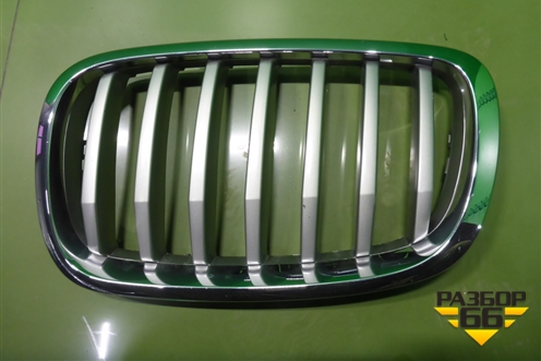 Решетка радиатора левая для BMW X5 E70 с 2007-2013г (Х5 Е70)