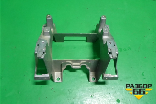 Кронштейн (подлокотника) (7L0863345) для Volkswagen Touareg c 2002-2010г (Туарег)