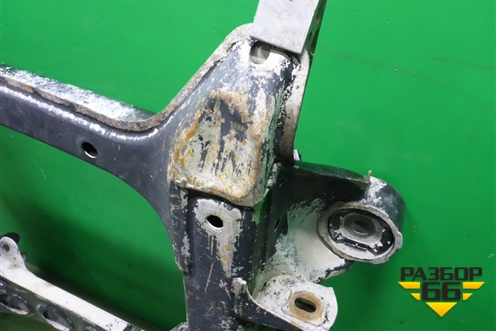 Подрамник передний АКПП (7L0499314A) для Volkswagen Touareg c 2002-2010г (Туарег)