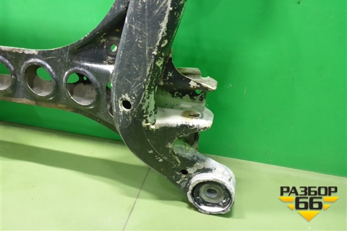 Подрамник передний АКПП (7L0499314A) для Volkswagen Touareg c 2002-2010г (Туарег)