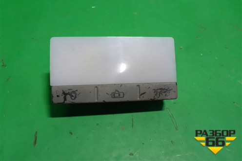 Плафон салонный задний (7L6947291B) для Volkswagen Touareg c 2002-2010г (Туарег)