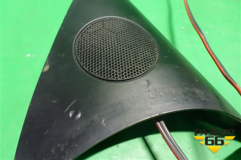 Накладка двери передней правой уголок (7L6837994) для Volkswagen Touareg c 2002-2010г (Туарег)