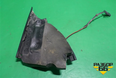 Накладка двери передней правой уголок (7L6837994) для Volkswagen Touareg c 2002-2010г (Туарег)