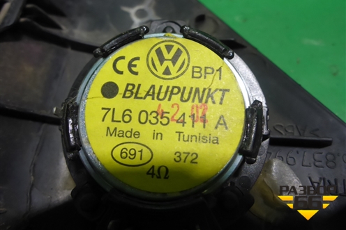 Накладка двери передней правой уголок (7L6837994) для Volkswagen Touareg c 2002-2010г (Туарег)