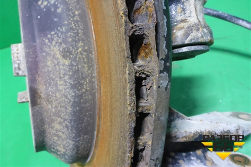 Кулак задний правый (7L0505436B) для Volkswagen Touareg c 2002-2010г (Туарег)