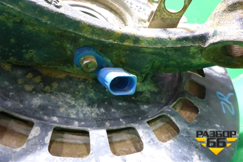 Кулак задний правый (7L0505436B) для Volkswagen Touareg c 2002-2010г (Туарег)