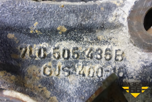 Кулак задний правый (7L0505436B) для Volkswagen Touareg c 2002-2010г (Туарег)