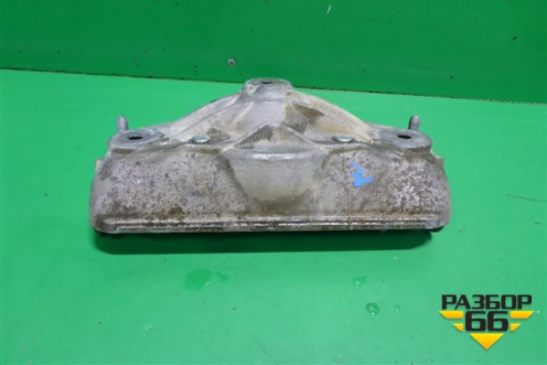 Кронштейн амортизатора переднего (7L0412391D) для Volkswagen Touareg c 2002-2010г (Туарег)