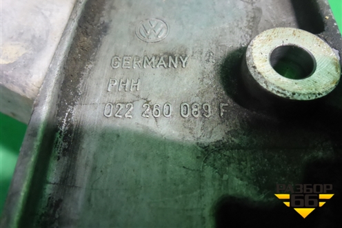 Кронштейн генератора (и компрессора кондицирнера 3.2л BAA) (022260089F) для Volkswagen Touareg c 2002-2010г (Туарег)