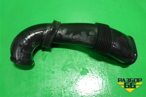 Патрубок воздуховода (3.2л BAA-VR6 АКПП) (7L6129752A) для Volkswagen Touareg c 2002-2010г (Туарег)