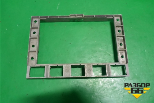 Рамка магнитолы (7L6857318) для Volkswagen Touareg c 2002-2010г (Туарег)