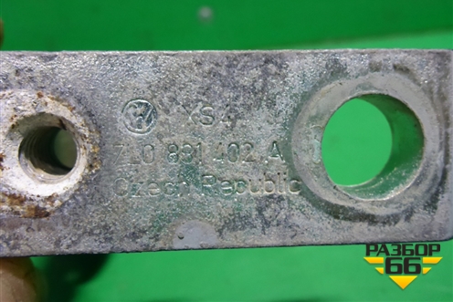 Петля двери передней правой верхняя (7L0831402A) для Volkswagen Touareg c 2002-2010г (Туарег)